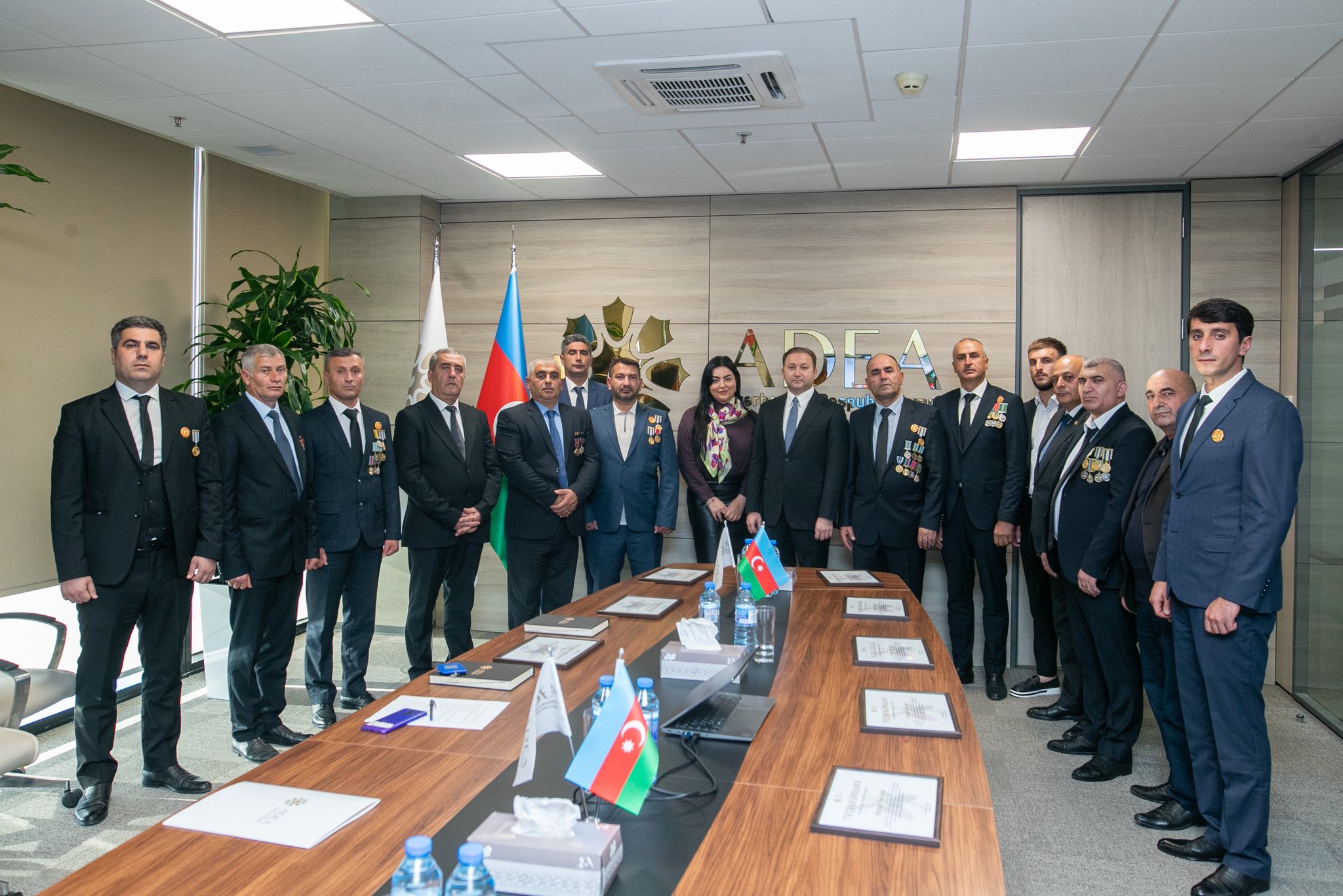 Azərbaycan Respublikasının Dövlət Ehtiyatları Agentliyində Zəfər Gününün 5-ci ildönümü münasibətilə müharibə iştirakçıları ilə görüş keçirilib