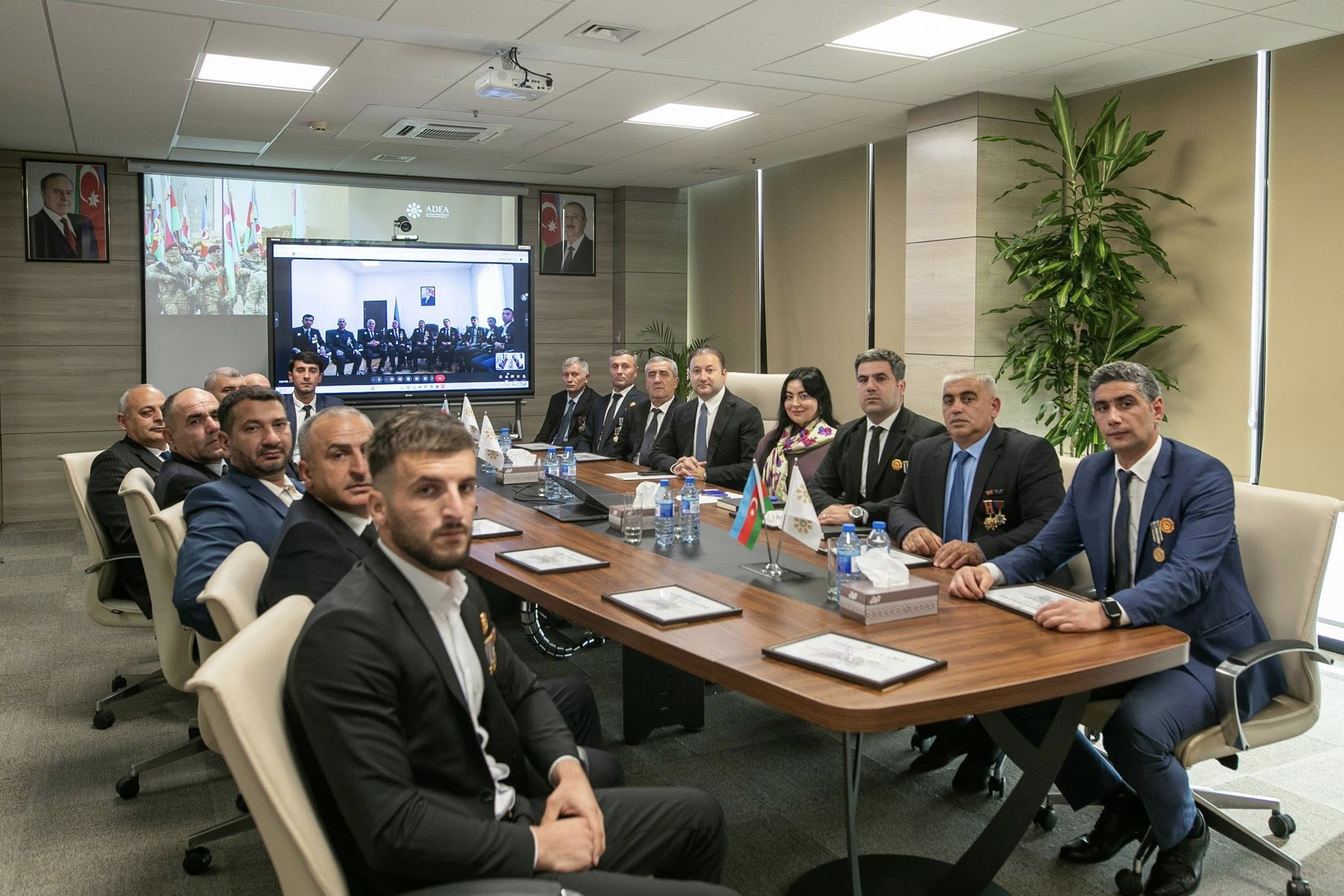 Azərbaycan Respublikasının Dövlət Ehtiyatları Agentliyində Zəfər Gününün 5-ci ildönümü münasibətilə müharibə iştirakçıları ilə görüş keçirilib