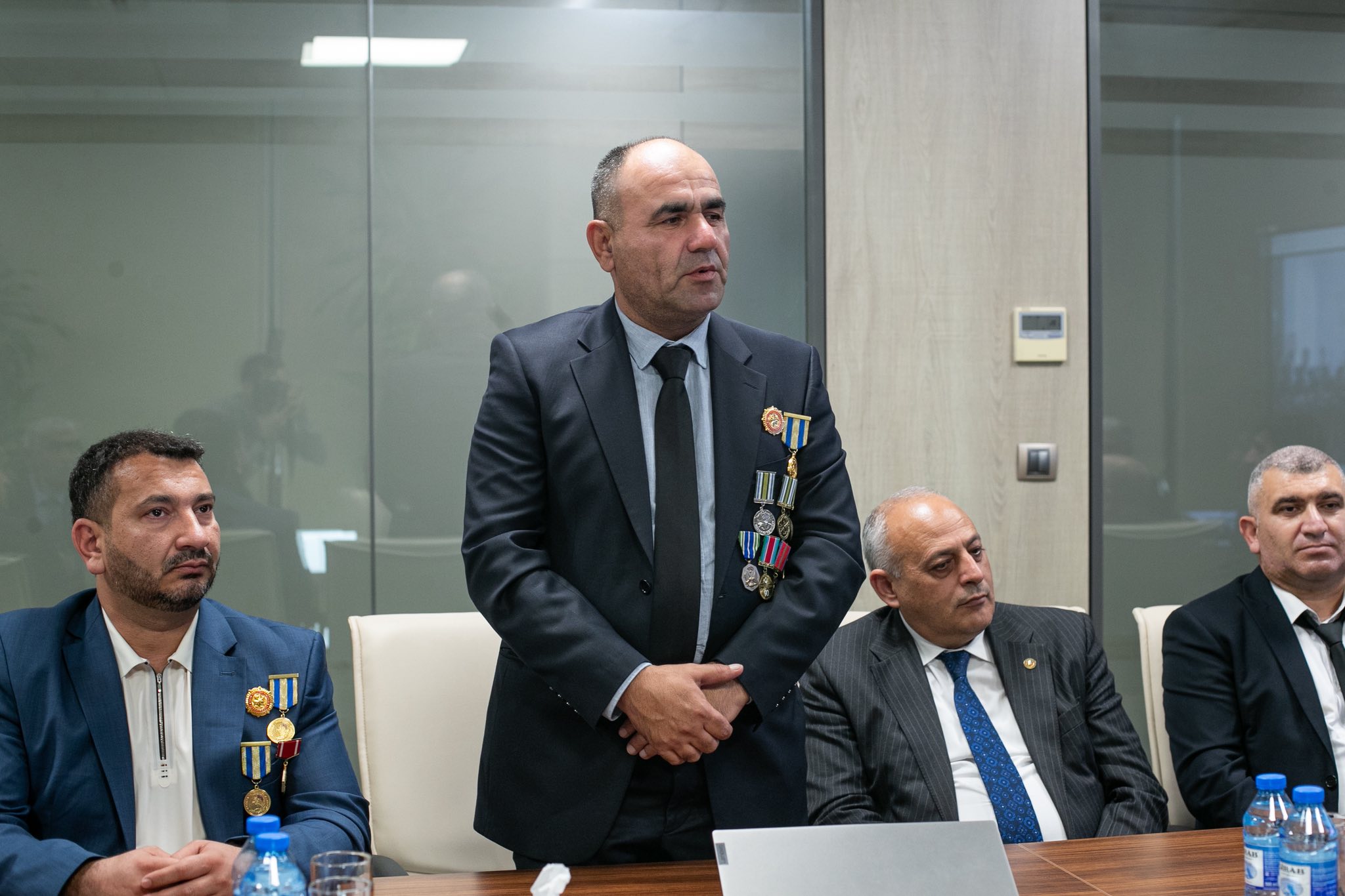 Azərbaycan Respublikasının Dövlət Ehtiyatları Agentliyində Zəfər Gününün 5-ci ildönümü münasibətilə müharibə iştirakçıları ilə görüş keçirilib