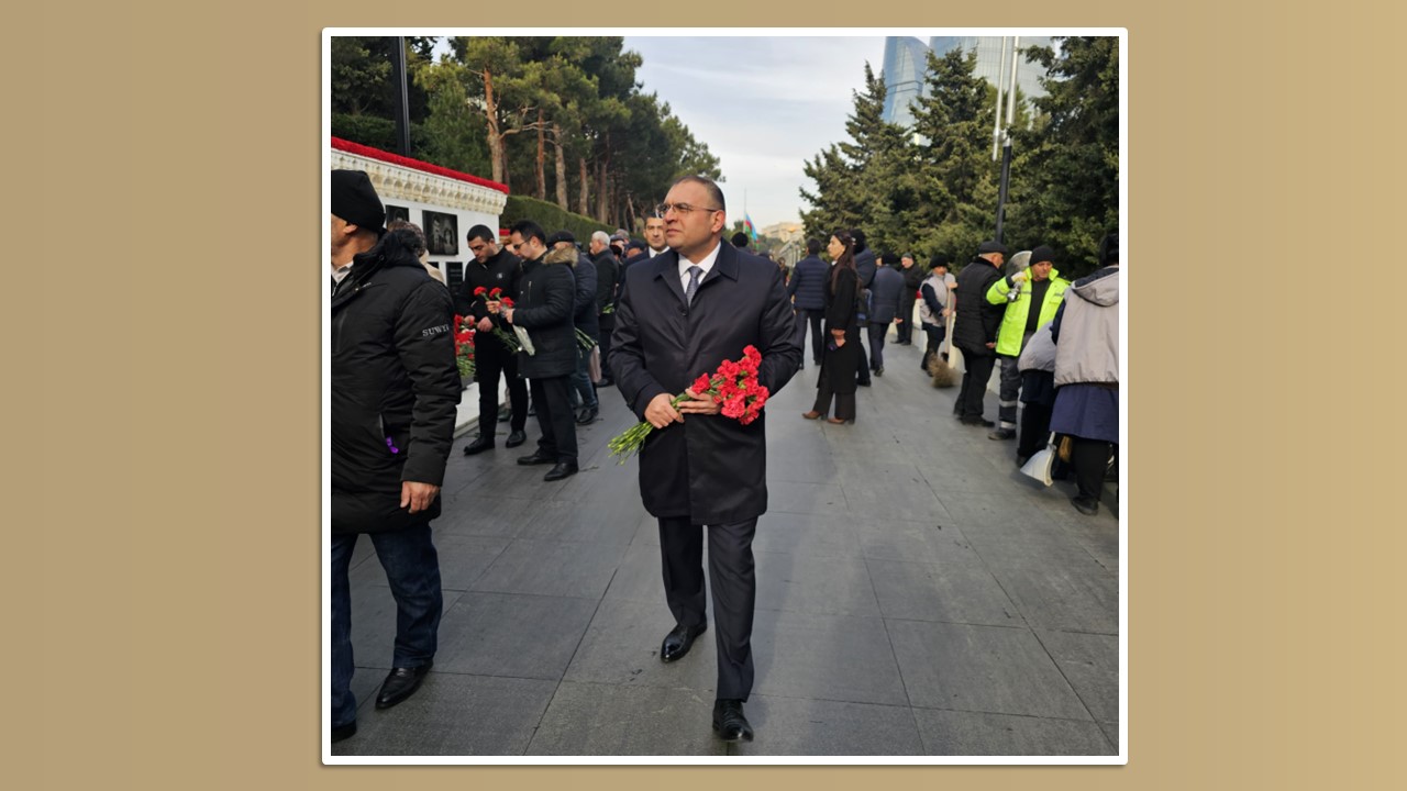 Yanvarın 20-də Dövlət Ehtiyatları Agentliyi kollektivi Ümumxalq Hüzn Günü ilə əlaqədar Şəhidlər xiyabanını ziyarət edib