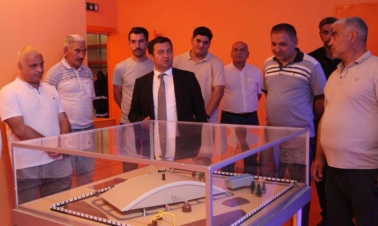 ADEA Xeyriyyə Yarmarkasından yığılan tullantıları Balaxanı Bərk məişət tullantılarının çeşidlənməsi zavoduna təhvil verib