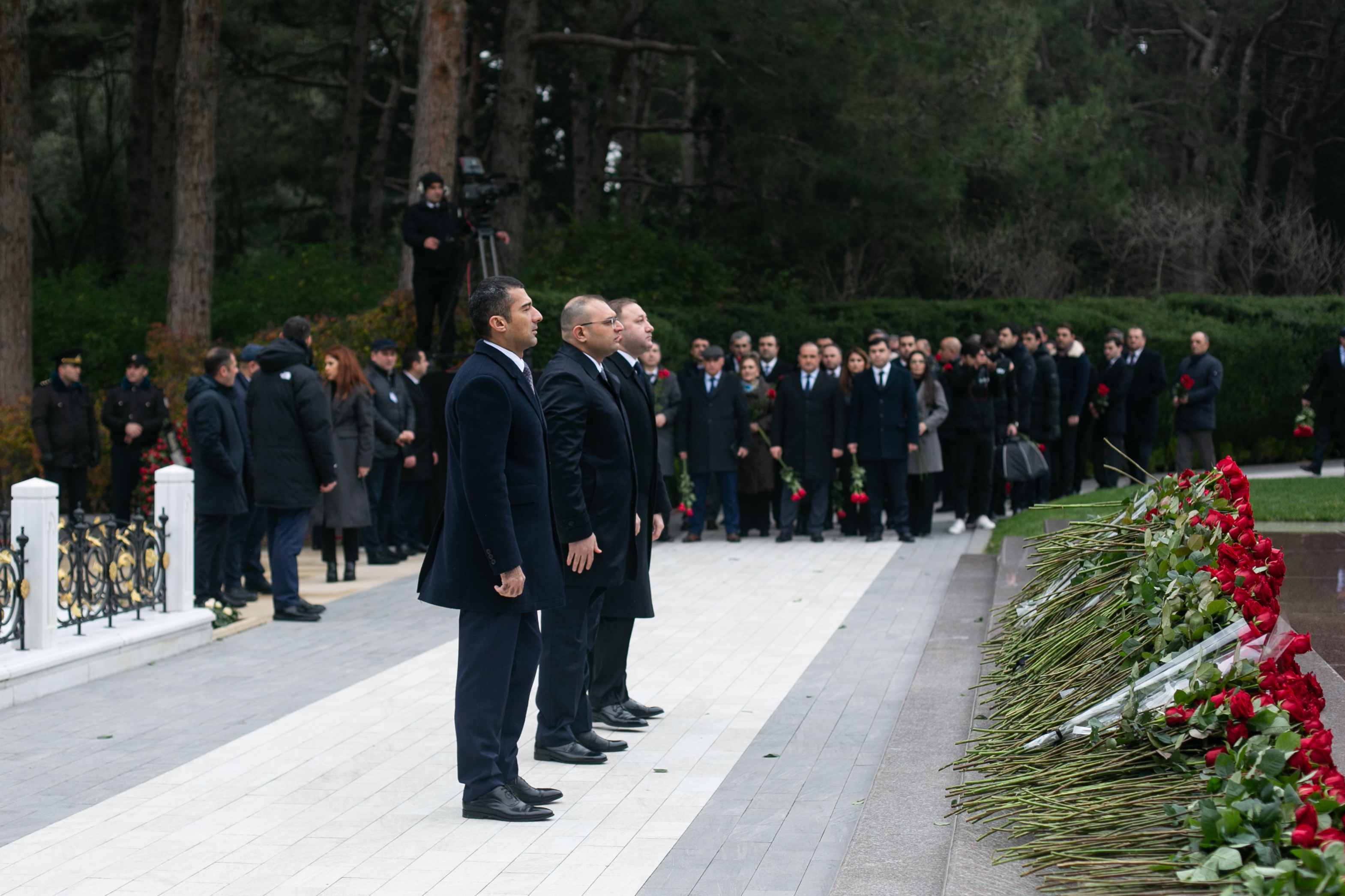 Azərbaycan Respublikasının Dövlət Ehtiyatları Agentliyinin İdarə Heyəti Ümummilli Lider Heydər Əliyevin məzarını ziyarət etdilər